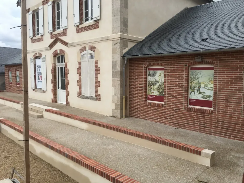 Entreprise tout corp d'état près de Cloyes-les-Trois-Rivières